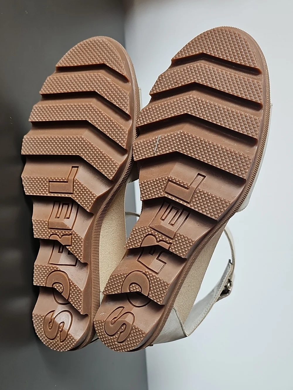 SOREL Women's JOANIE II Velcro Ankle Strap Wedge Zipper Heel Sandal  Size 10